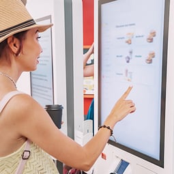 large-scale-digital-signage-solution-blog-image-1